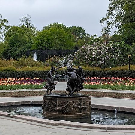 The Central Park East By The Museum Mile Ню Йорк Екстериор снимка